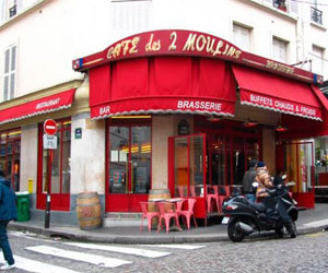 Кафе «Две Мельницы» в Париже